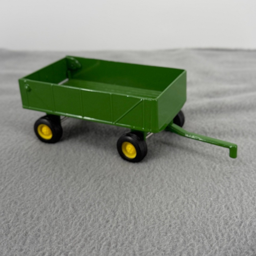 Ertl John Deere Green Die-Cast Farm Wagon 1/64 Scale Opening Tailgate 0912Q01